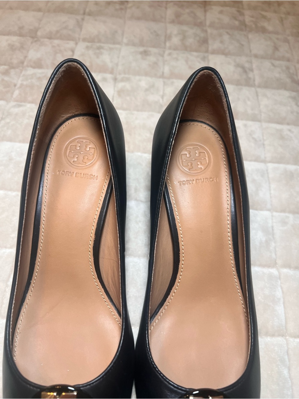 Tory Burch Janey Pumps in black leather - Picture 4 of 6